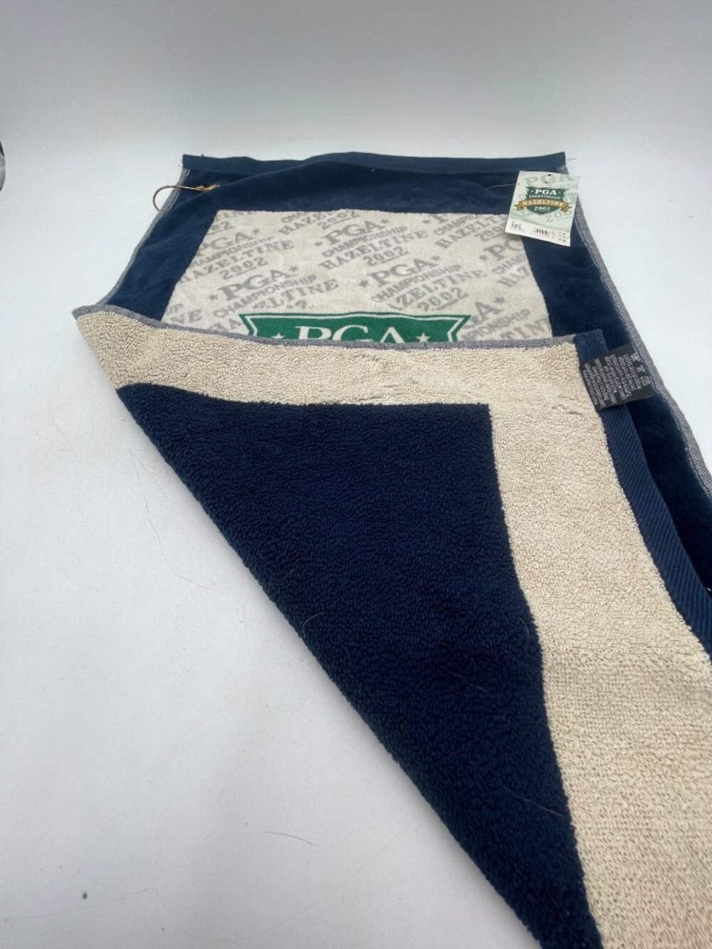 PGA Championship 2002 Hazeltine Golf Towel By Devant - Navy & Beige 25" x 16" - Picture 3 of 8